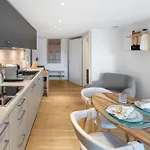 Modernes Mit Balkon Und Parkplatz, Naehe *