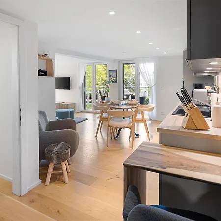 Apartment Modernes Mit Balkon Und Parkplatz, Nähe