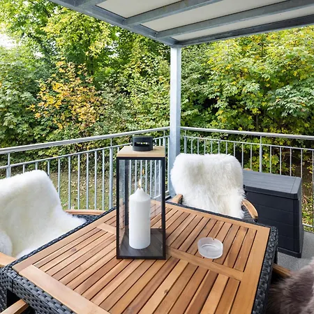 Modernes Mit Balkon Und Parkplatz, Naehe *