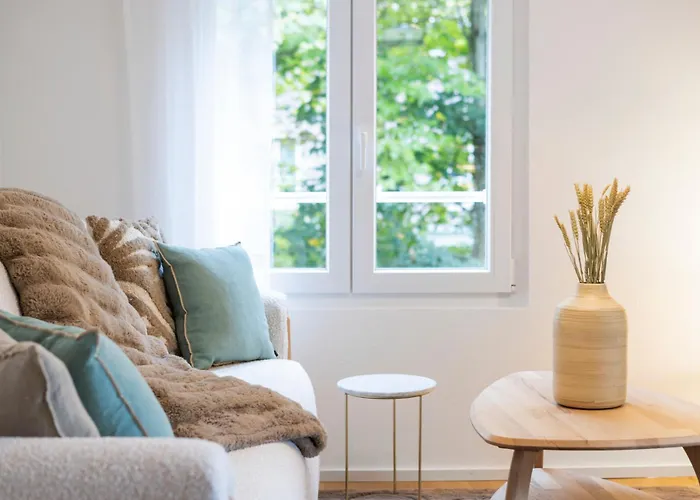 Modernes Mit Balkon Und Parkplatz, Nähe *