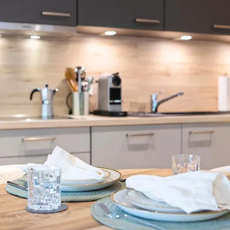 Modernes Mit Balkon Und Parkplatz, Nähe Apartment *