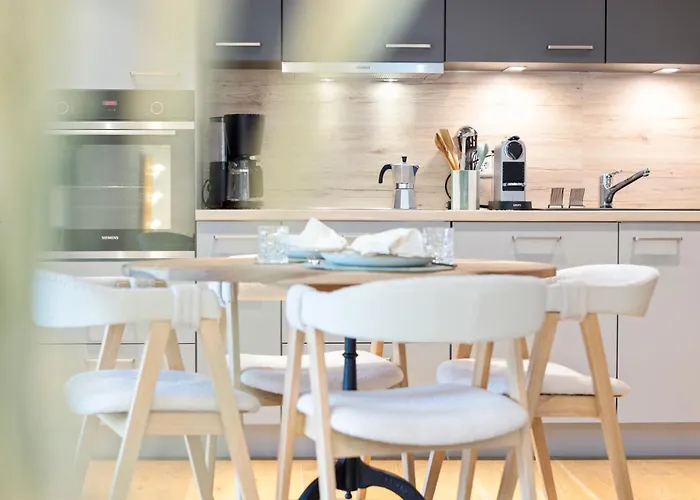 Modernes Mit Balkon Und Parkplatz, Naehe Apartmán