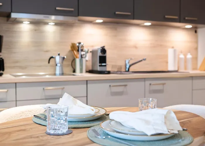 Modernes Mit Balkon Und Parkplatz, Naehe Apartmán *